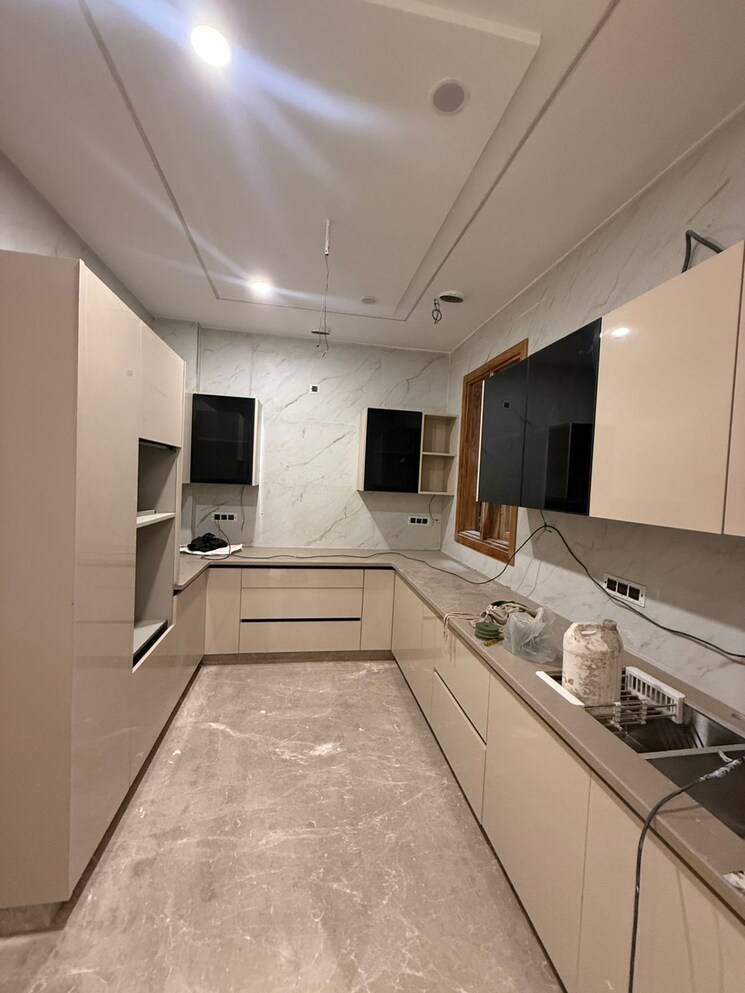 Kitchen, paschim vihar 4 Bedroom 2500 Sq.Ft. Builder Floor In Paschim Vihar Delhi 8993303