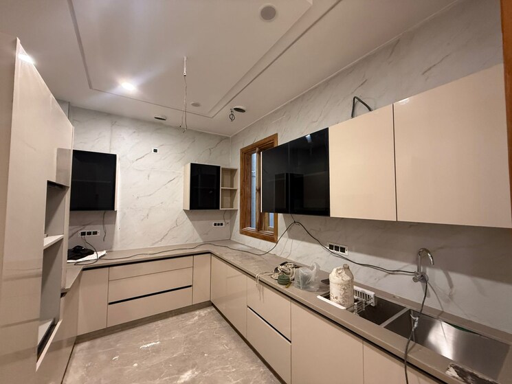 Kitchen, paschim vihar 4 Bedroom 2500 Sq.Ft. Builder Floor In Paschim Vihar Delhi 8993303