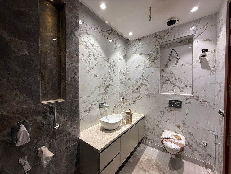 Bathroom, paschim vihar 4 Bedroom 2500 Sq.Ft. Builder Floor In Paschim Vihar Delhi 8993303