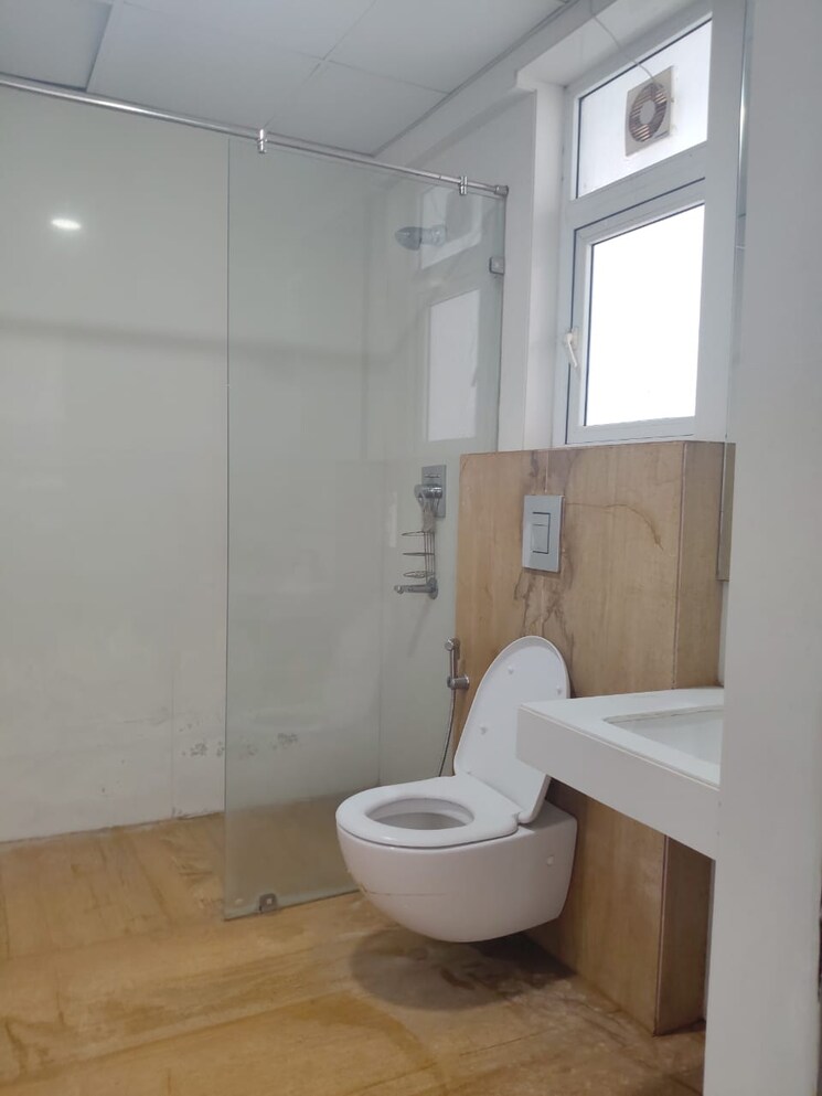 Bathroom, lodha-bellezza-sky-villas 3 Bedroom 3500 Sq.Ft. Apartment In Kukatpally Hyderabad 8993363