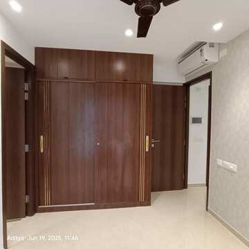 Room in 1 BHK Apartment at Hiranandani Highland, Powai – for Rent