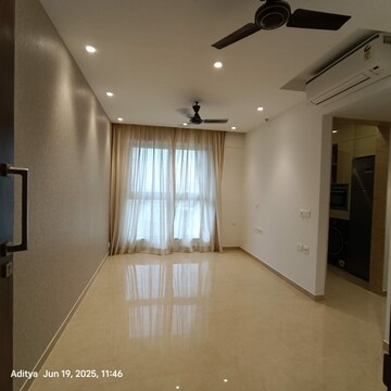 Room in 1 BHK Apartment at Hiranandani Highland, Powai – for Rent