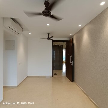 Room in 1 BHK Apartment at Hiranandani Highland, Powai – for Rent