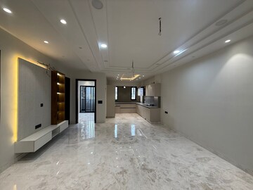 Room in 3 BHK Builder Floor at Paschim Vihar – for Sale