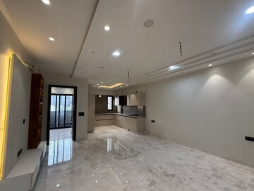 Room in 3 BHK Builder Floor at Paschim Vihar – for Sale