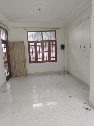Room in 2 BHK Independent House at Vishesh Khand, Gomti Nagar – for Rent