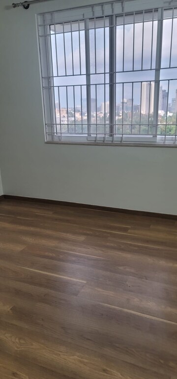 Room in 3 BHK Apartment at Prestige Misty Waters, Hebbal – for Rent