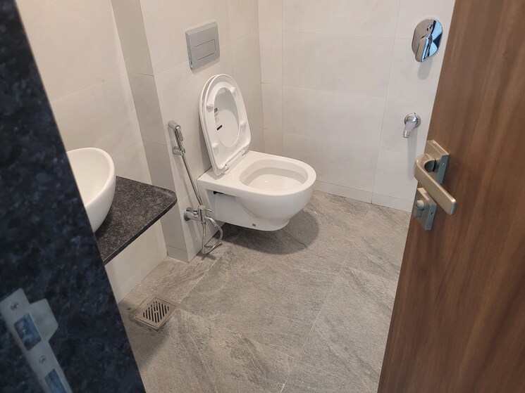 Bathroom, sunit-chs 3 Bedroom 1500 Sq.Ft. Apartment In Model Colony Pune 8993359