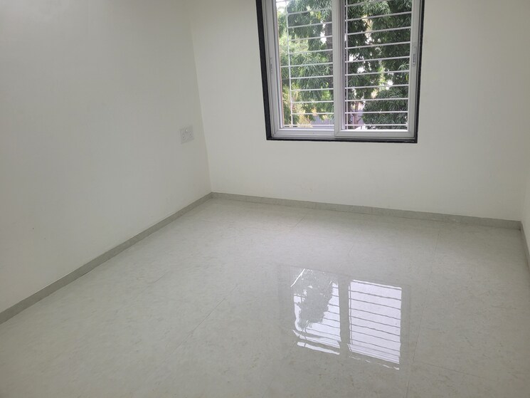 Room, sunit-chs 3 Bedroom 1500 Sq.Ft. Apartment In Model Colony Pune 8993359