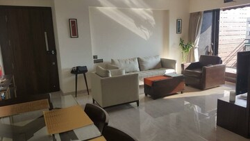 Team Area in 2 BHK Apartment at Andheri West – for Rent