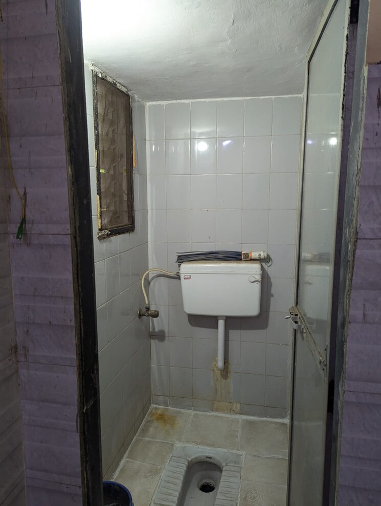 Bathroom, sai-baba-vihar-complex 2 Bedroom 600 Sq.Ft. Apartment In Ghodbunder Road Thane 8993368