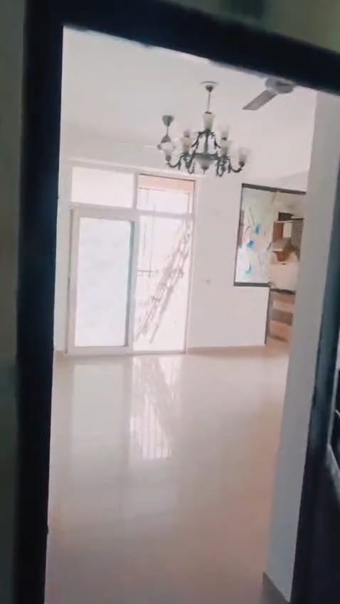 2 BHK Apartment For Sale in Mahagun Villa