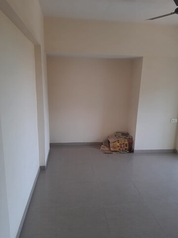 Room in 2 BHK Apartment at Rosa Elite, Bhayandarpada – for Rent