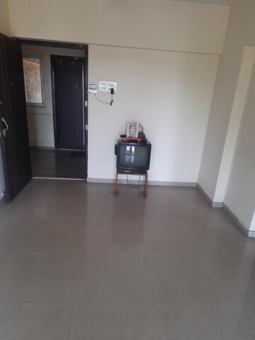 Room in 2 BHK Apartment at Rosa Elite, Bhayandarpada – for Rent