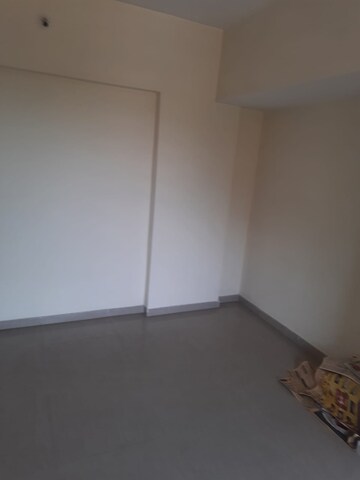 Room in 2 BHK Apartment at Rosa Elite, Bhayandarpada – for Rent