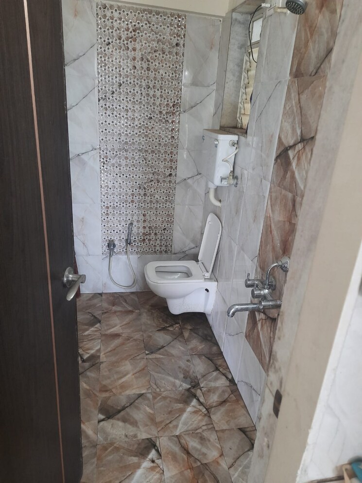 Bathroom, rosa-elite 2 Bedroom 650 Sq.Ft. Apartment In Bhayandarpada Thane 8993388