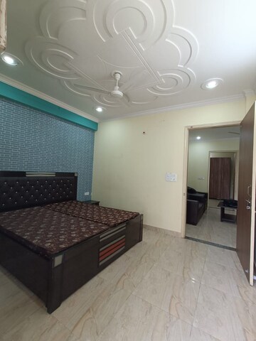 Bedroom in 1 BHK Builder Floor at Sector 40 – for Rent