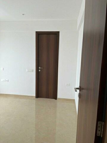 Room in 1 BHK Apartment at Hiranandani Highland, Powai – for Rent