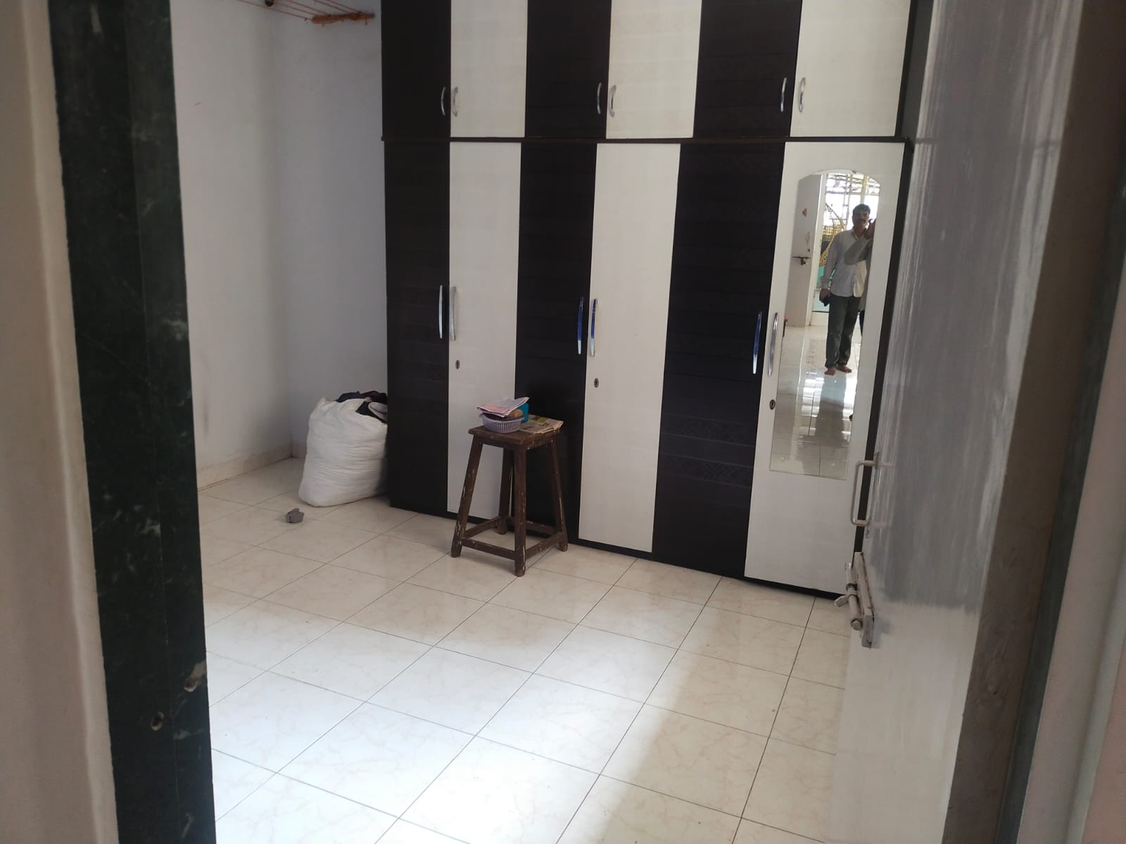 1 BHK + Study Room Apartment For Rent in Yashraj Park CHS