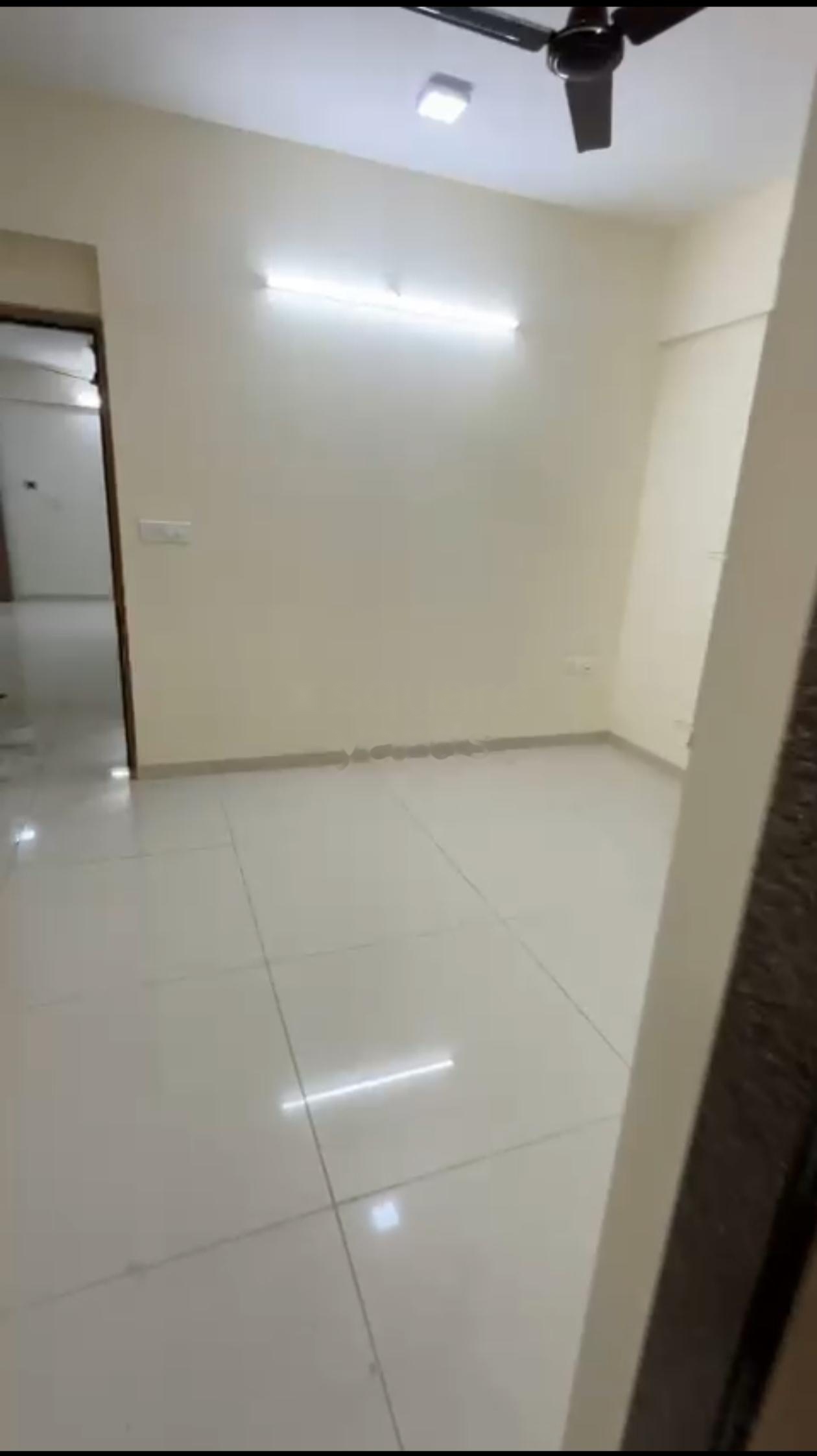 2 BHK Apartment For Rent in Chandak Nishchay