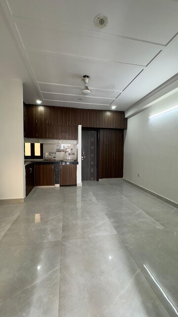 Room in 1 BHK Builder Floor at Palm Residency Chhatarpur, Chattarpur – for Rent