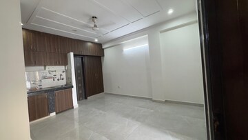 Room in 1 BHK Builder Floor at Palm Residency Chhatarpur, Chattarpur – for Rent