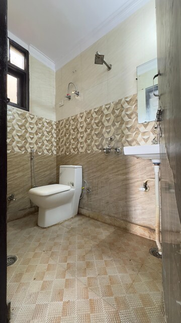 Bathroom in 1 BHK Builder Floor at Palm Residency Chhatarpur, Chattarpur – for Rent