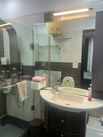 Team Area in 2 BHK Builder Floor at Lajpat Nagar 4 – for Rent