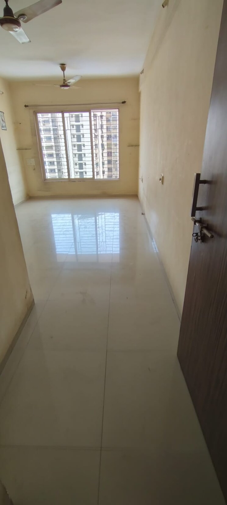 Room, mahalaxmi-tower-kasarvadavali 1 Bedroom 450 Sq.Ft. Apartment In Kasarvadavali Thane 8993413