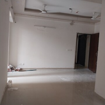 Room in 2 BHK Apartment at Mahagun Mywoods, Sector 16c Greater Noida – for Rent