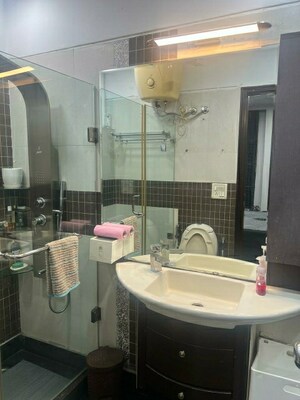 Team Area in 2 BHK Builder Floor at Lajpat Nagar 4 – for Sale