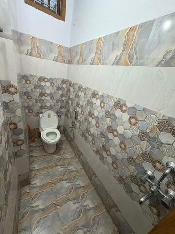 Attached Bathroom in 2 BHK Builder Floor at Sahastradhara Road – for Rent