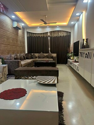Team Area in 2 BHK Builder Floor at Lajpat Nagar 4 – for Sale