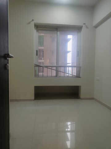 Room in 1.5 BHK Apartment at Marathon Nexzone, New Panvel – for Rent