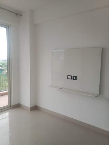 Room in 3 BHK Apartment at ROF Alante, Sector 108 – for Rent