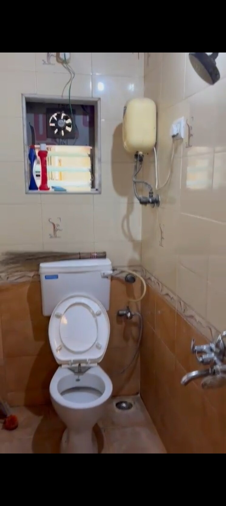 Bathroom, kurla-kamgar-chs 3 Bedroom 1100 Sq.Ft. Apartment In Kurla Mumbai 8993491