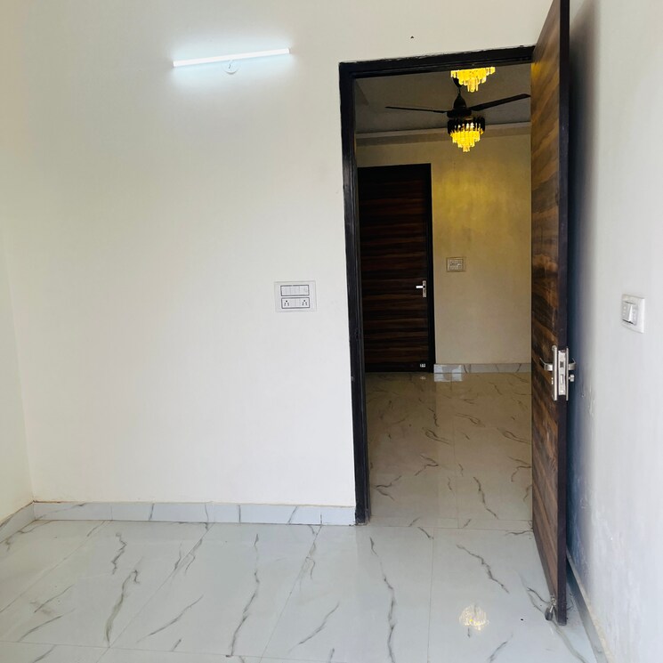 undefined, brij-vatika 2 Bedroom 1050 Sq.Ft. Builder Floor In Sector 73 Noida 8993535