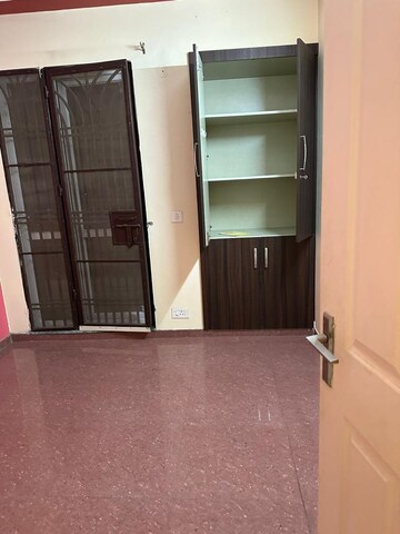 Furnished Amenities in 3 BHK Apartment at BPTP Park 81, Sector 81 – for Rent