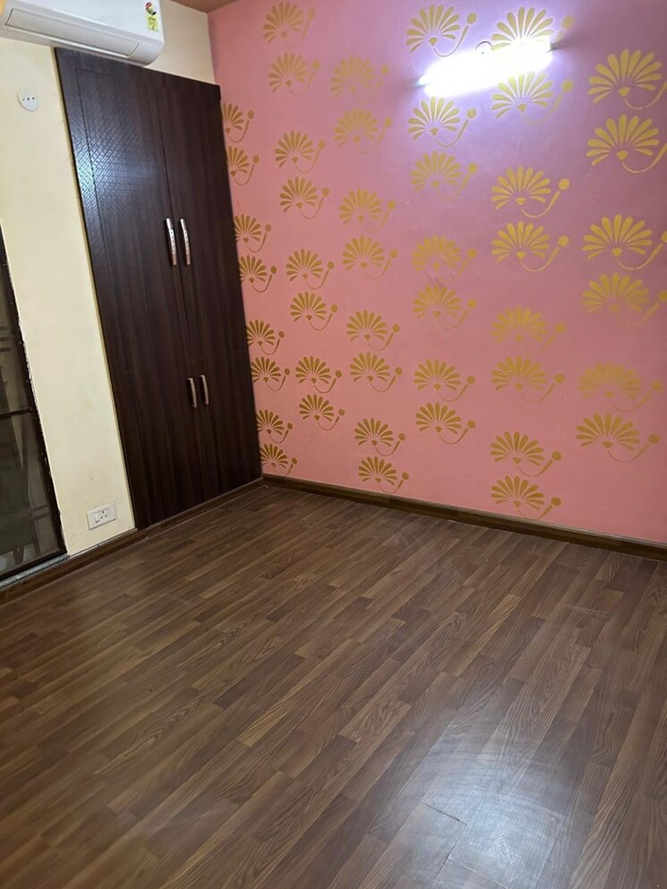 Room, bptp-park-81 3 Bedroom 2430 Sq.Ft. Apartment In Sector 81 Faridabad 8993566