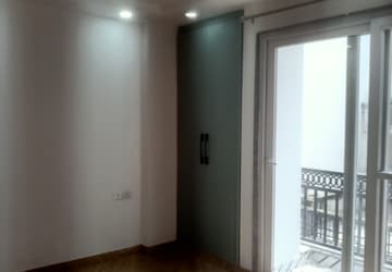 Room in 3 BHK Builder Floor at Vasant Kunj Enclave – for Rent