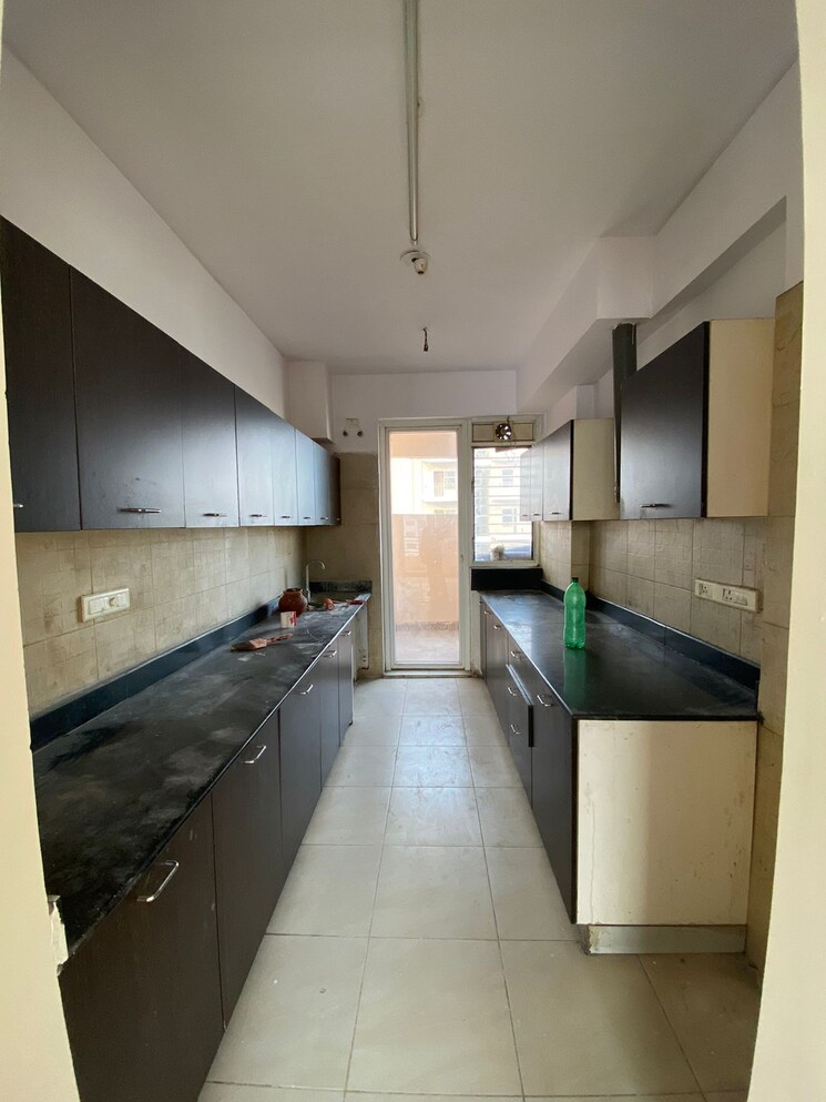 Kitchen, puri-pranayam 3 Bedroom 1857 Sq.Ft. Apartment In Sector 82 Faridabad 8993533