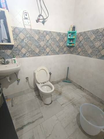 Team Area in 3 BHK Builder Floor at Lajpat Nagar 4 – for Sale