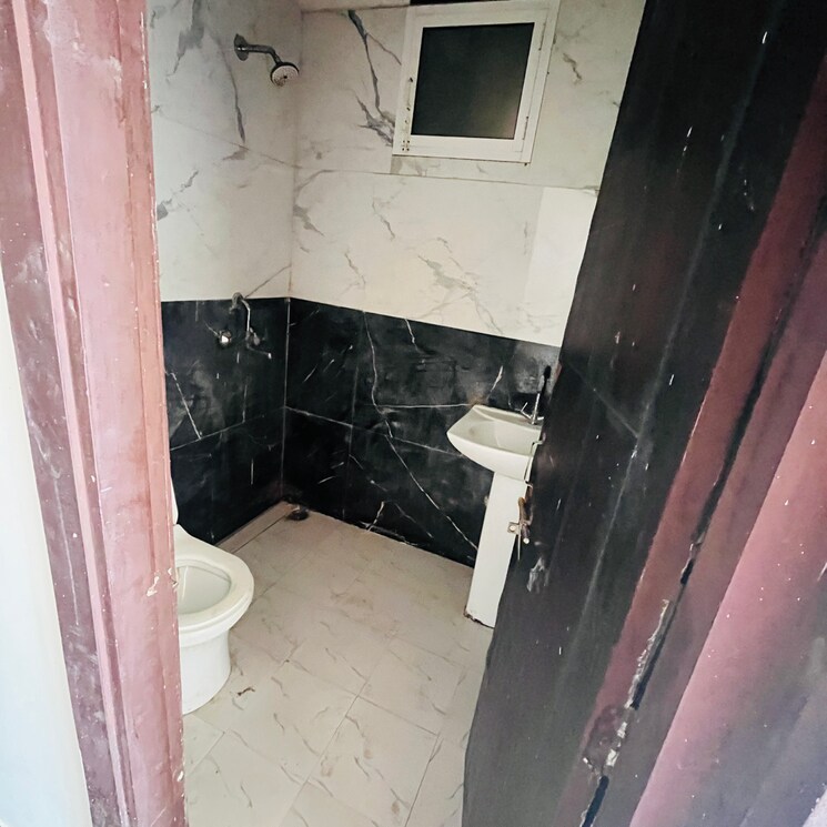 Washroom, aarya-vihar 1 Bedroom 650 Sq.Ft. Builder Floor In Sarfabad Village Noida 8993596
