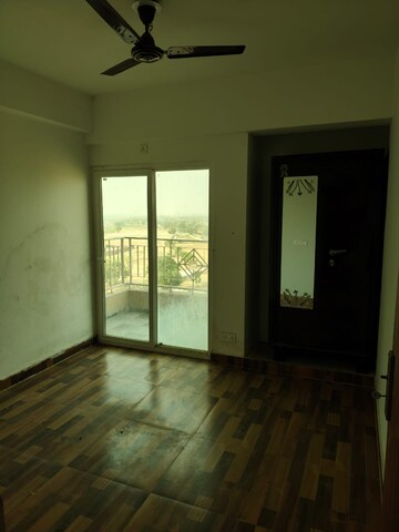 Room in 2 BHK Apartment at Shree Energy Classic Residency, Raj Nagar Extension – for Rent