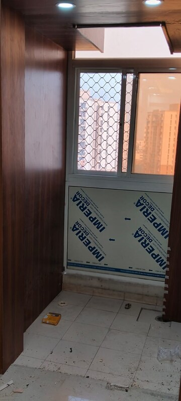 Room in 3 BHK Apartment at Gulmohur Garden, Raj Nagar Extension – for Rent