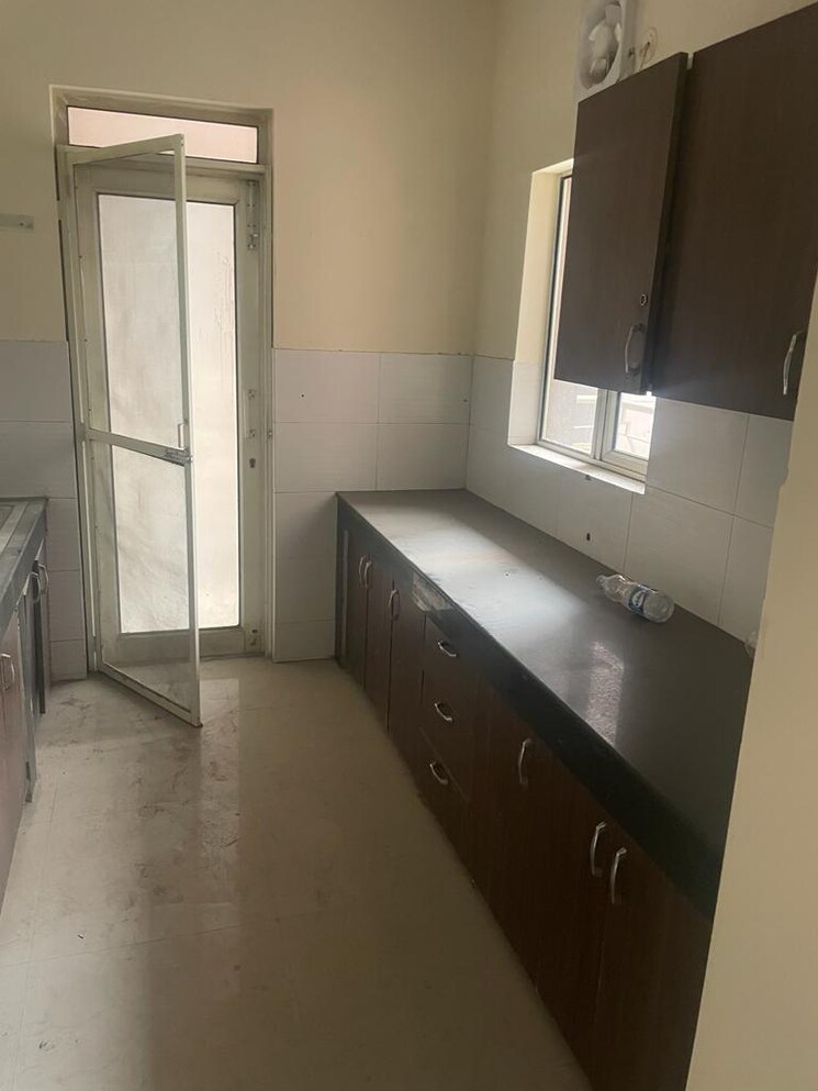 Kitchen, srs-residency 3 Bedroom 1837 Sq.Ft. Apartment In Sector 88 Faridabad 8993624