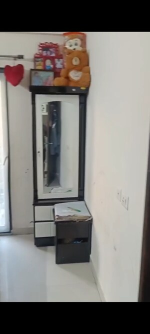 Furnished Amenities in 1.5 BHK Apartment at Signature Global Orchard Avenue, Sector 93 – for Sale