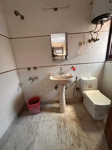 Master Bedroom in 1 BHK Builder Floor at Chattarpur – for Rent