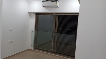 Room in 2 BHK Apartment at Kanakia Silicon Valley, Powai – for Rent