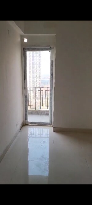 Room in 2 BHK Apartment at Signature Global The Roselia, Sector 95a – for Sale